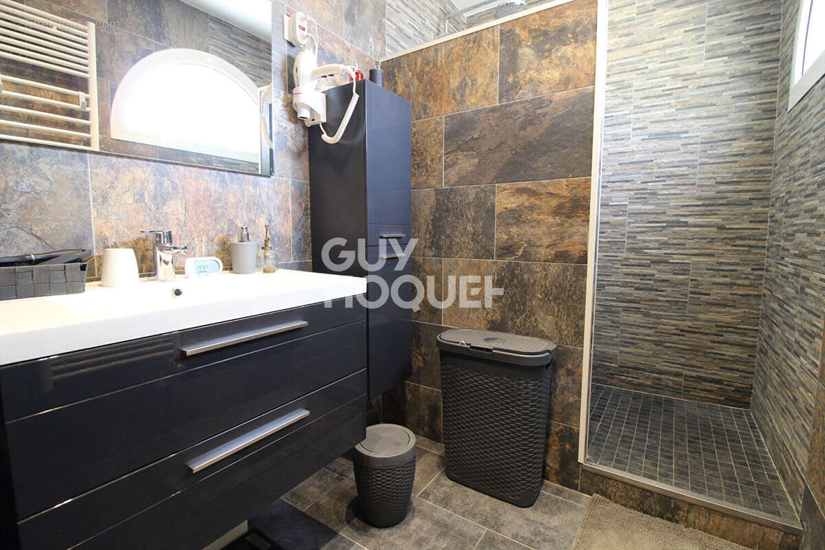 Maison à VERNEUIL-L'ETANG