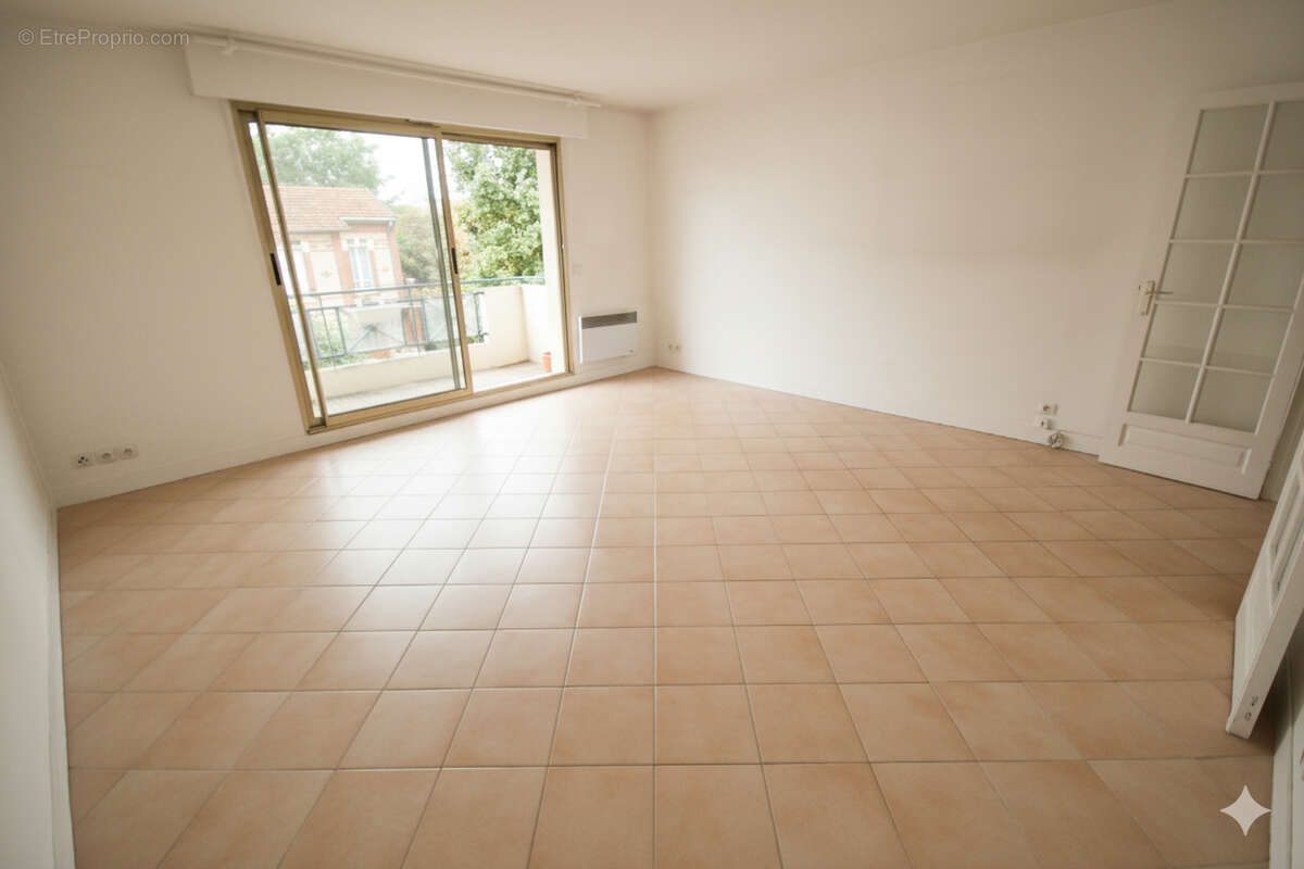 Appartement à LA GARENNE-COLOMBES