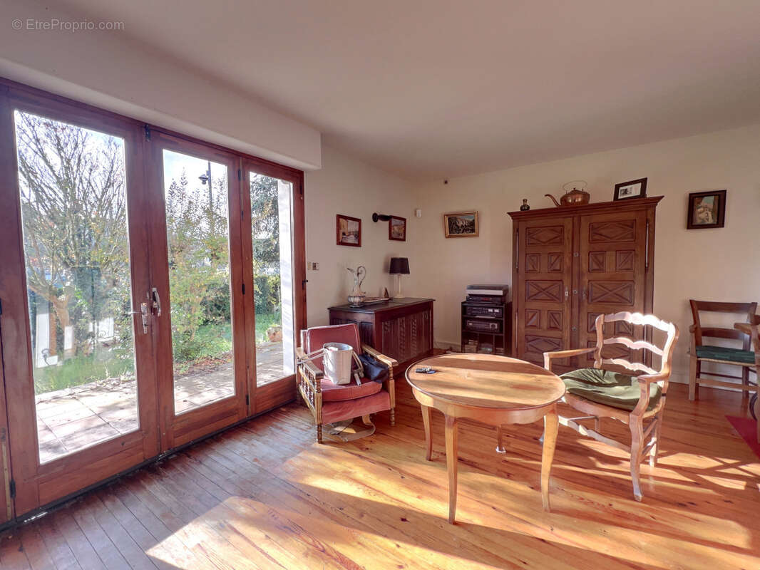 Maison à VILLENAVE-D'ORNON