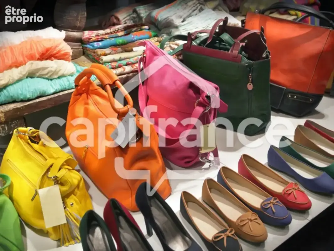 SAINTES MARIES DE LA MER (13460) à vendre Fonds de commerce magasin/boutique de vêtements prêt à porter 28 m 2 - photo 2