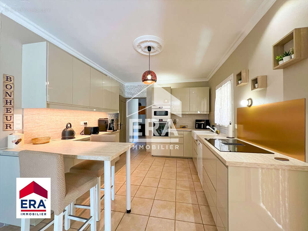 Maison à PERNES-LES-FONTAINES