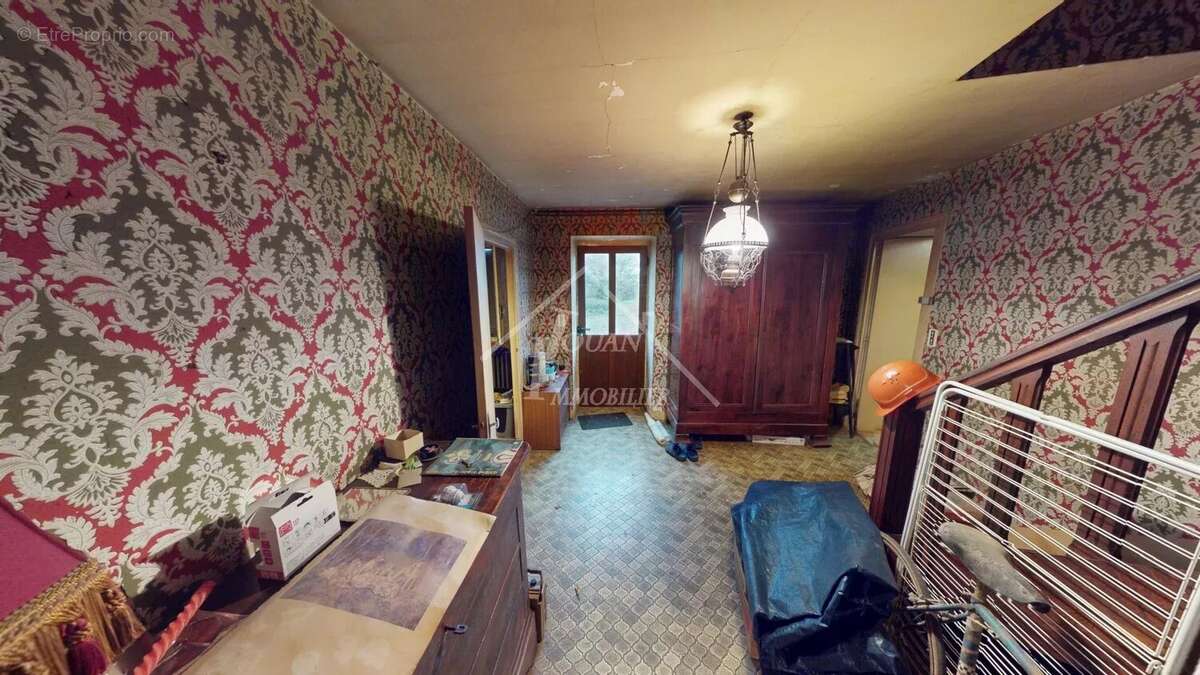 Maison à BELLENAVES