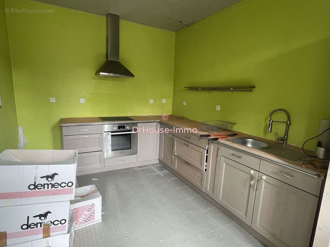 Maison à SAINT-SILVAIN-BAS-LE-ROC