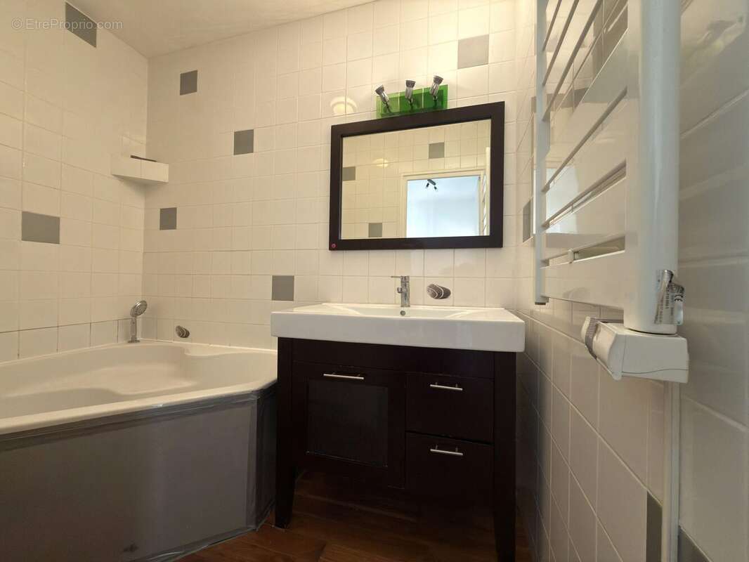 Appartement à SAINT-MARTIN-D'HERES
