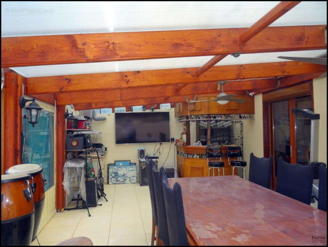 Maison à BORNEL