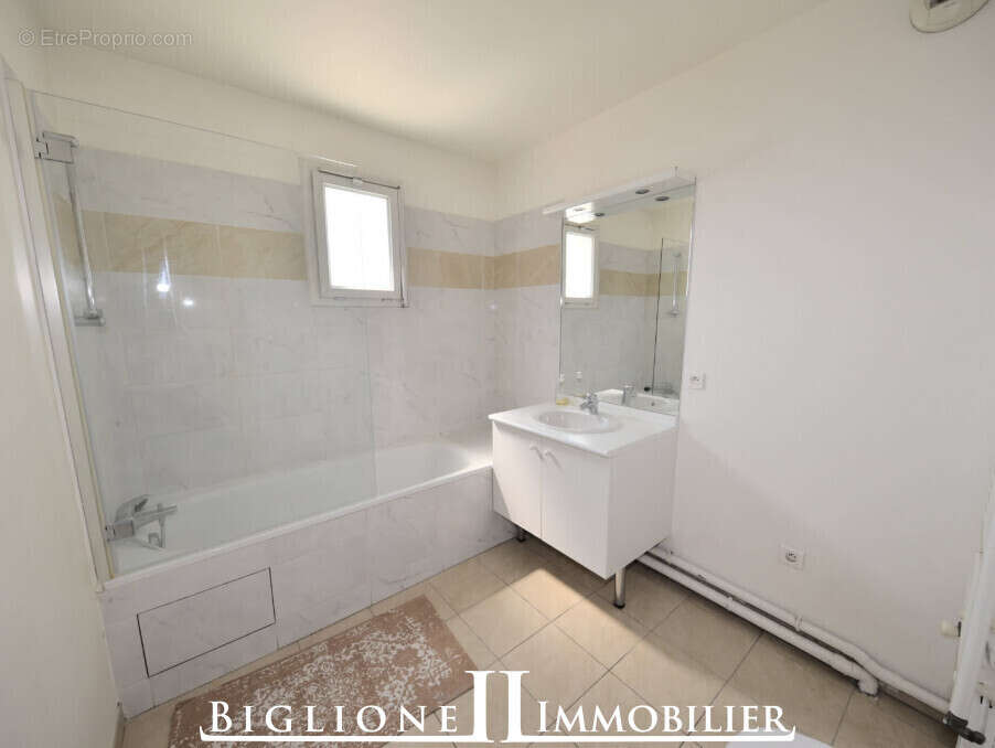 Appartement à AUBERVILLIERS