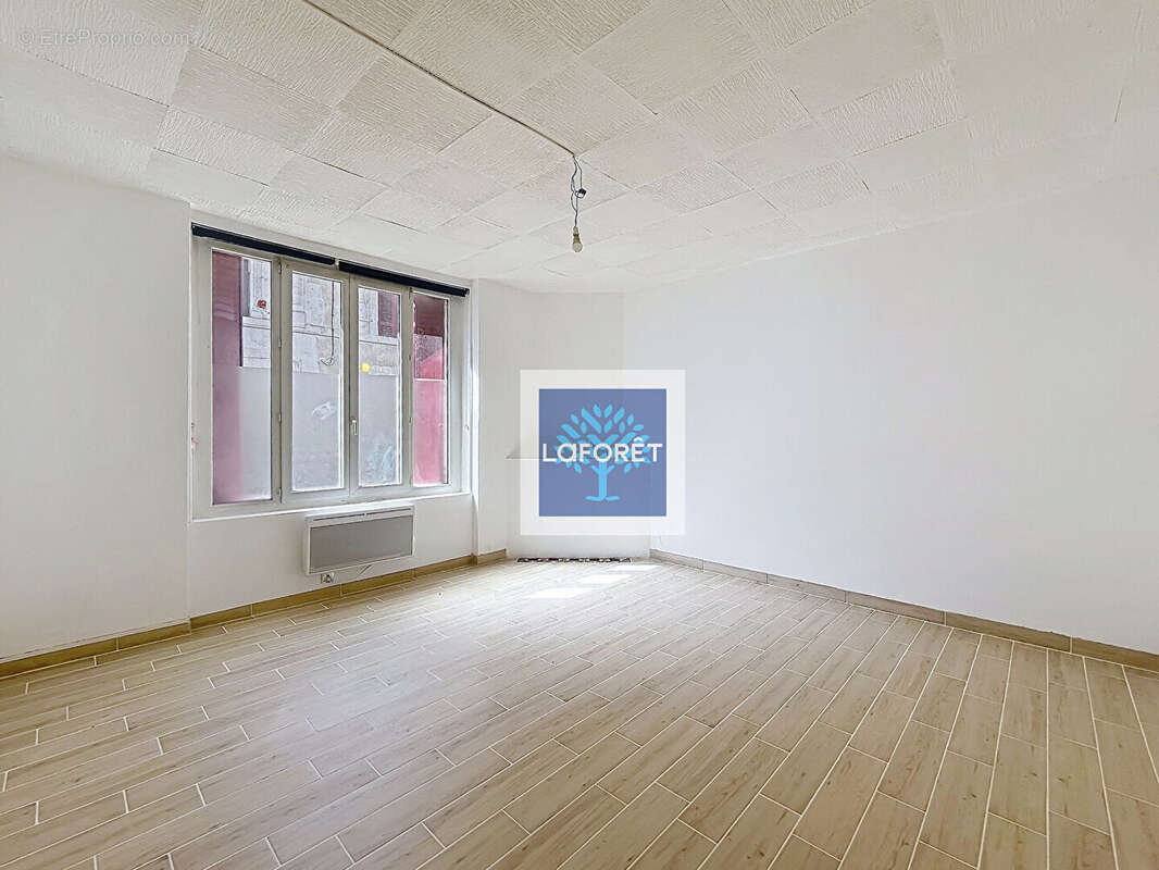 Maison à MONTLIEU-LA-GARDE