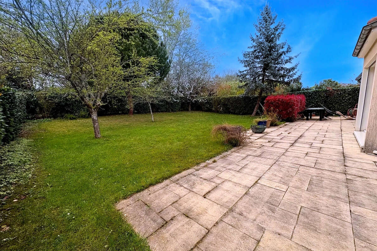 Maison à BUSSY-SAINT-GEORGES