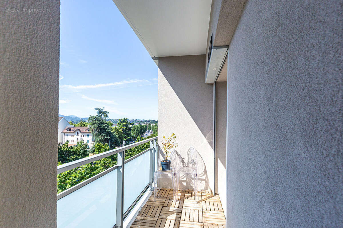 Agence immobiliere laforet - exclusivite - "sauge" - annecy - appartement traversant t3 de 57,26m² - balcon - cave - garage - photo 11