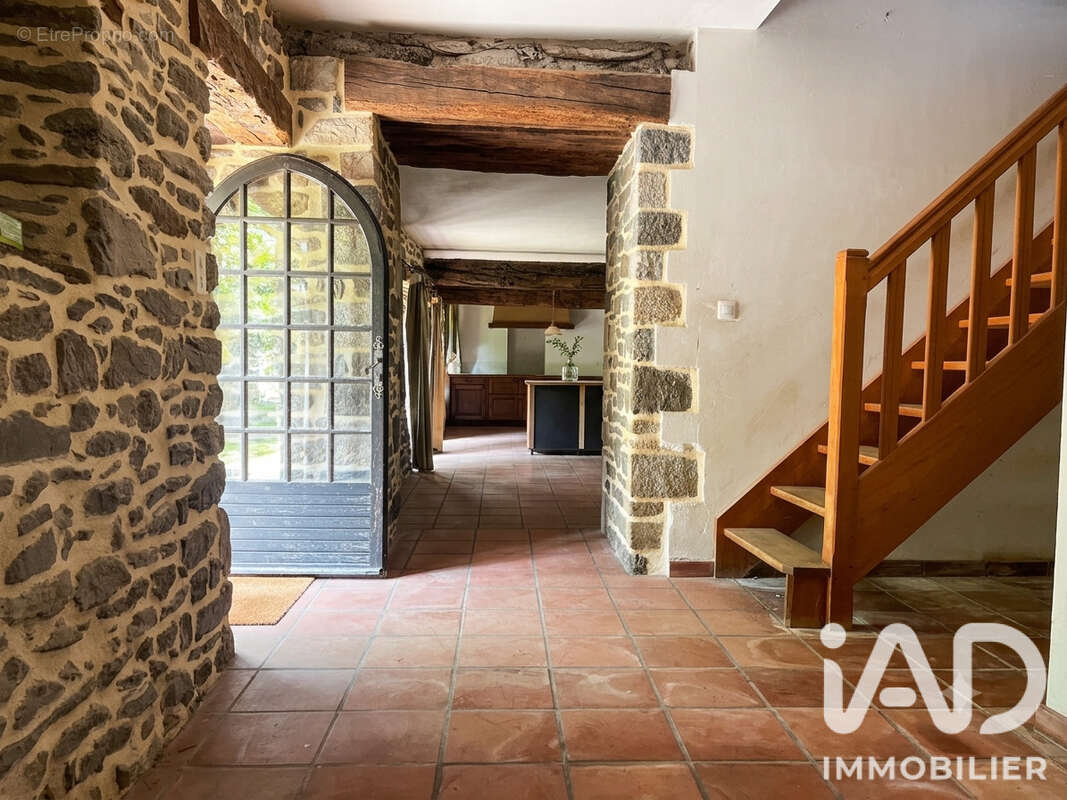 Maison 266 m² à Corseul  - photo 9
