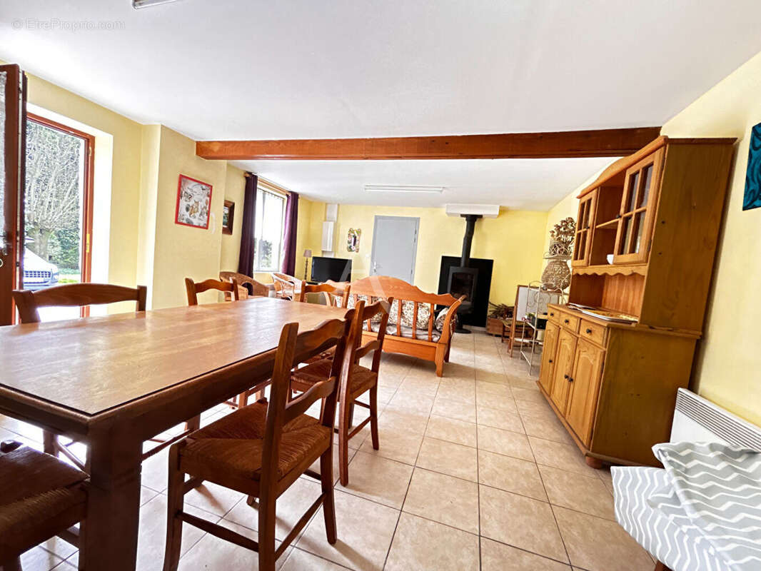 Maison à HUCQUELIERS