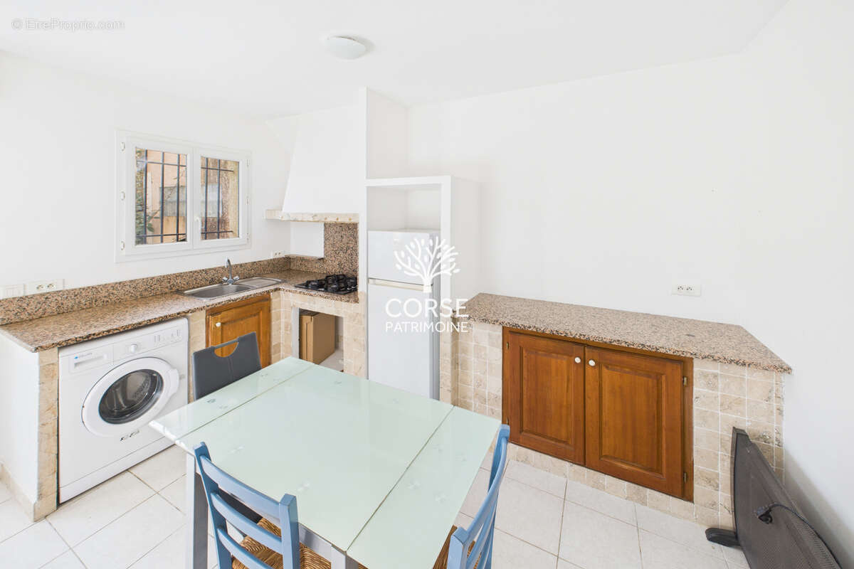 Maison mitoyenne à Porto-Vecchio - photo 2