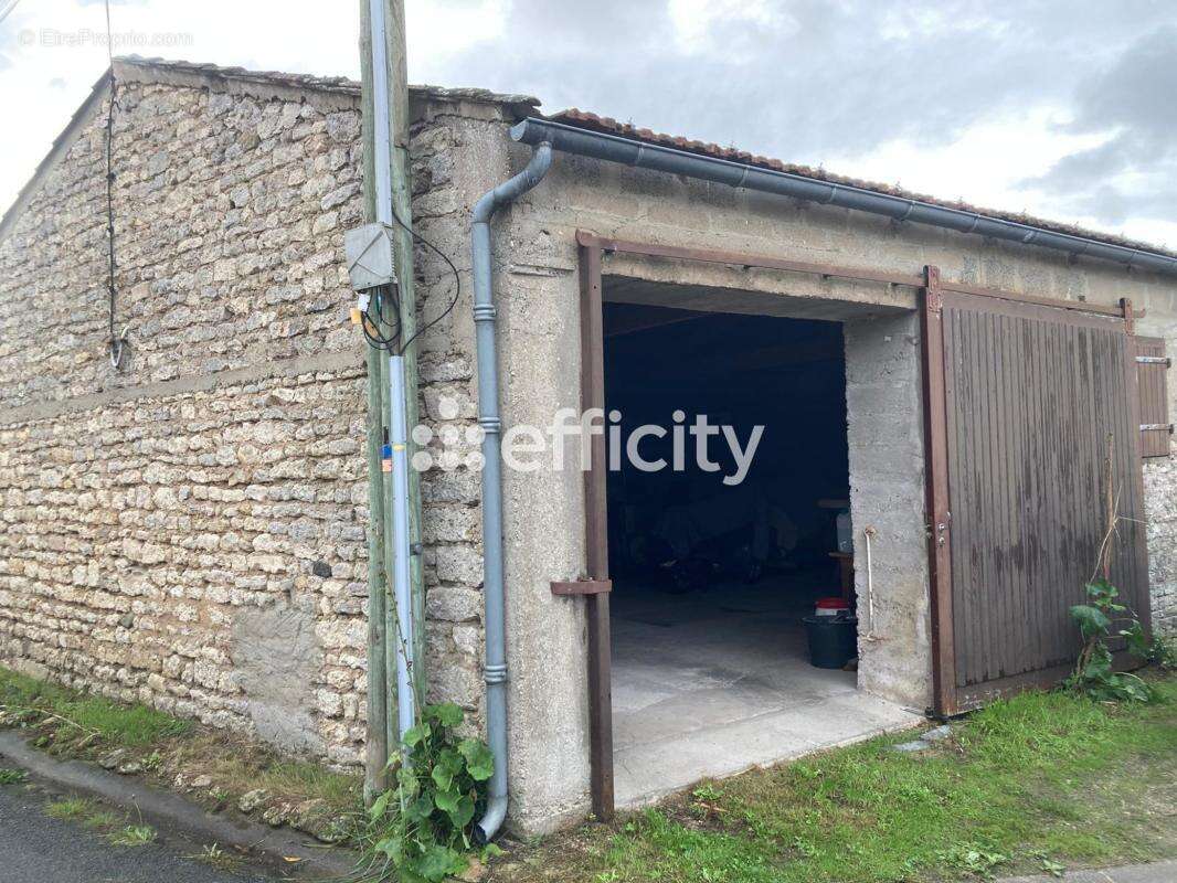 Parking à DOLUS-D'OLERON