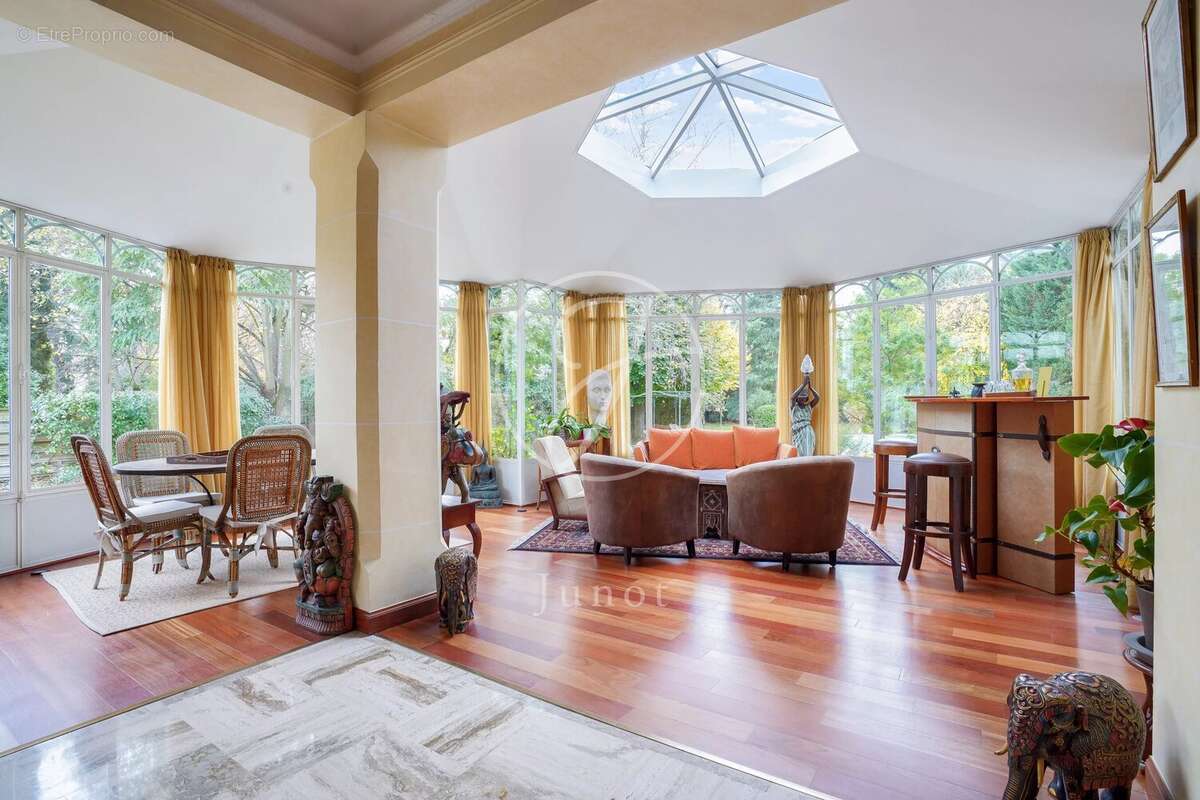 Maison à LE VESINET