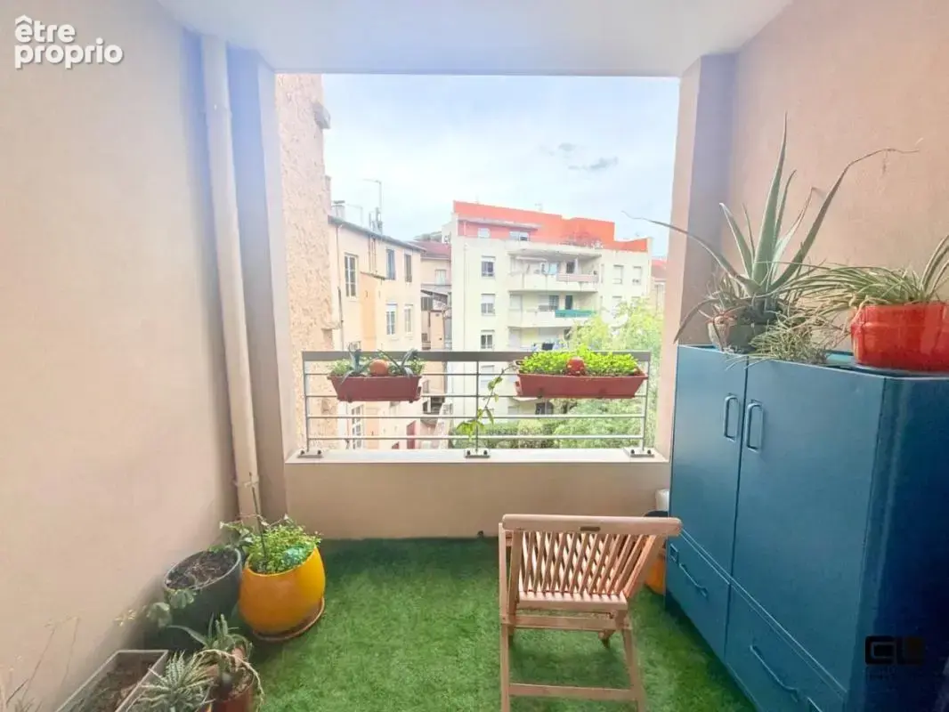 Proche quai de saone / metro gare de vaise  t4 avec terrasse - photo 16