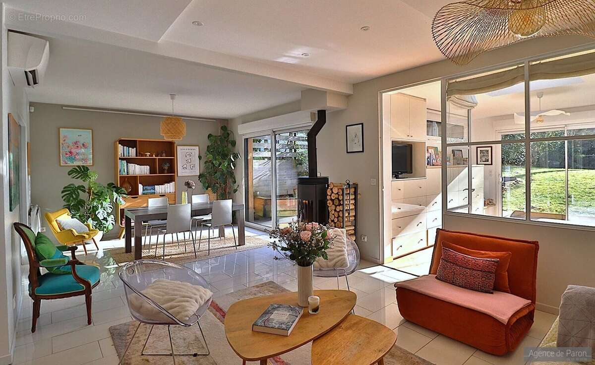 Maison à VERRIERES-LE-BUISSON