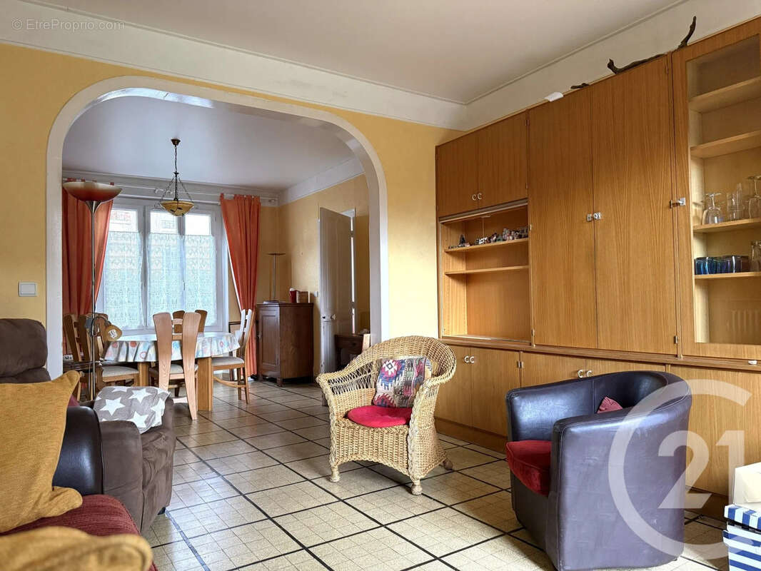 Maison à COSNE-COURS-SUR-LOIRE