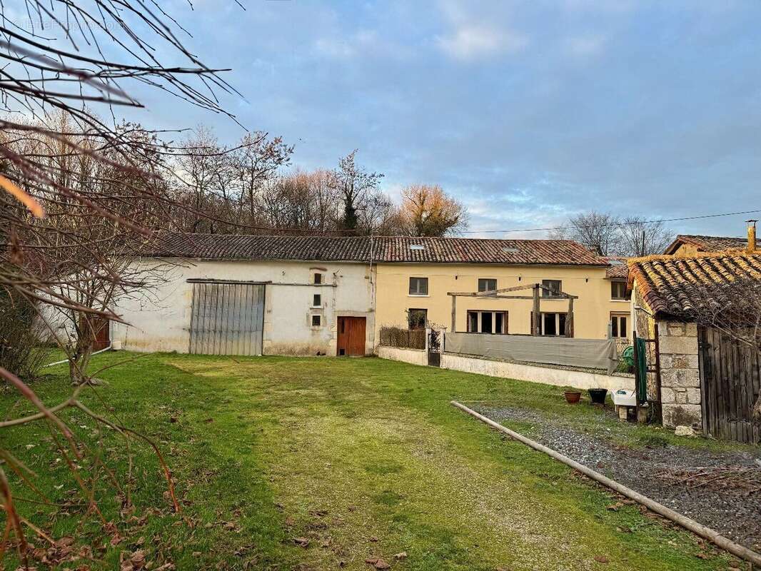 Maison à CAUNAY