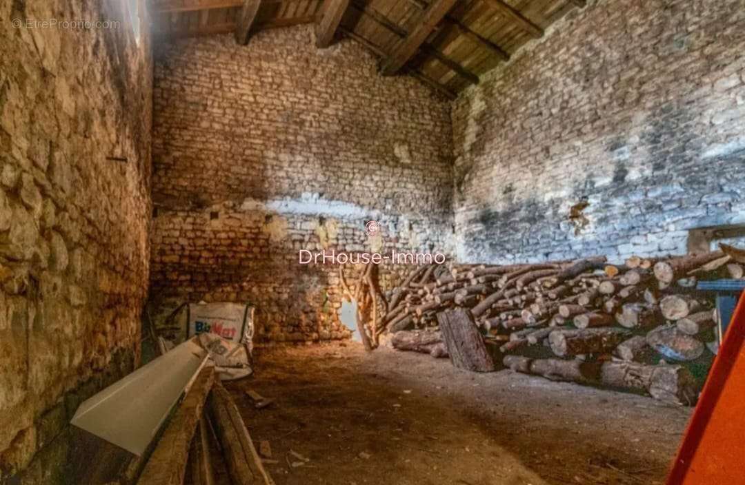 Autre à PORT-D'ENVAUX