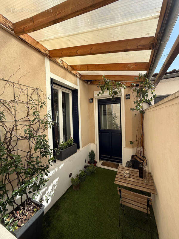 Maison à LA QUEUE-LES-YVELINES