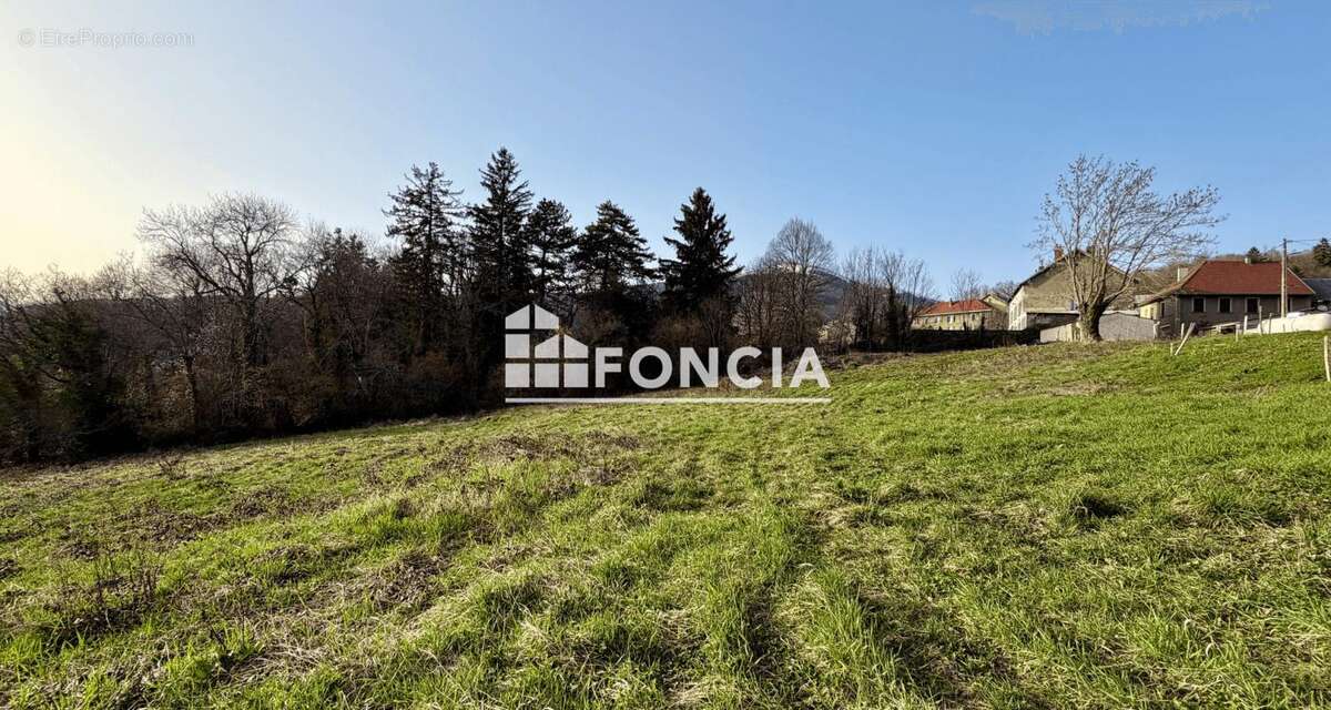 Terrain à LA MOTTE-D'AVEILLANS