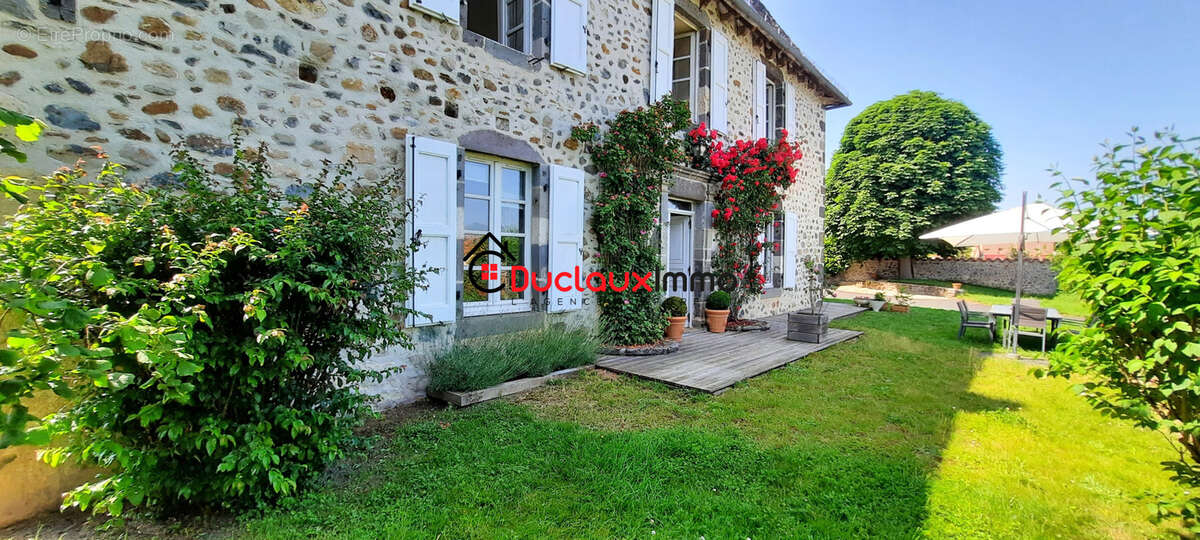 Propriete exceptionnelle à aurillac ! - photo 9