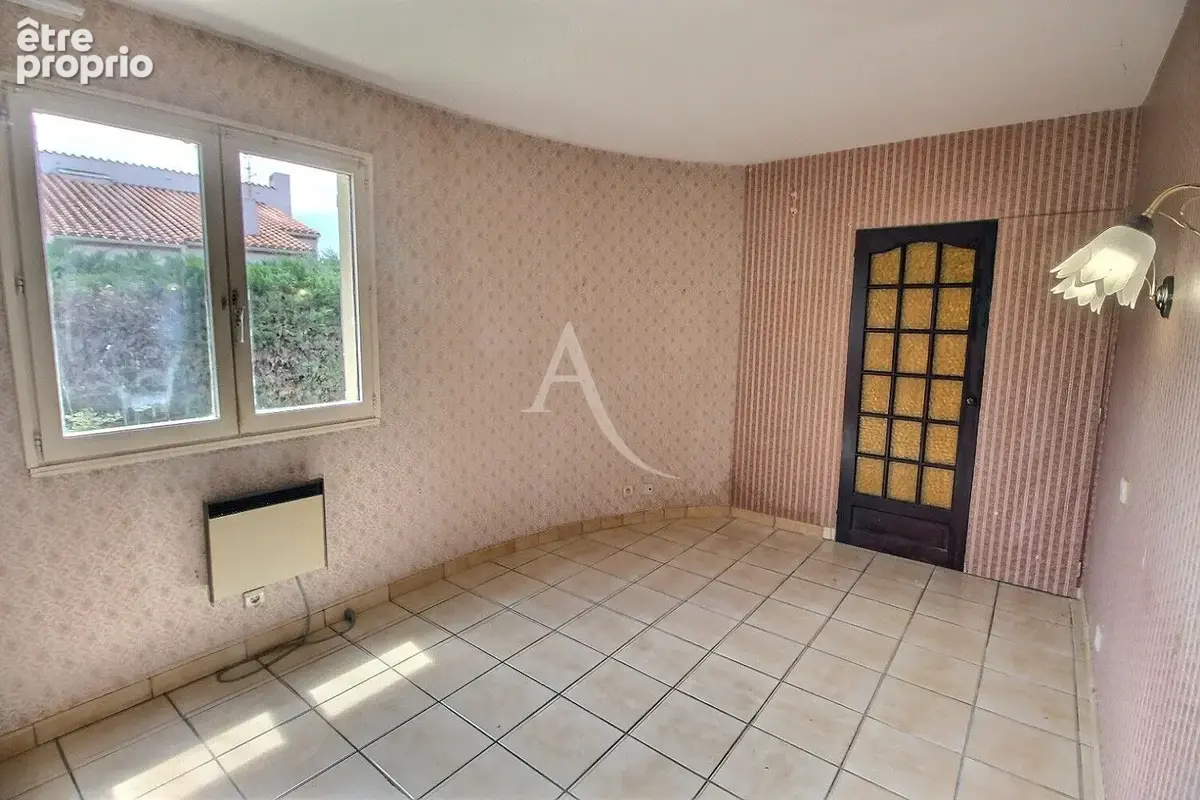 Maison familiale à fort potentiel développant 142 m²  avec 5 chambres sur terrain 3 faces au calme - photo 9