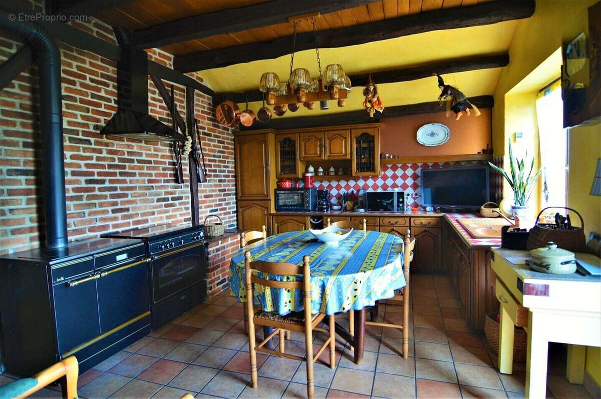 Maison à NEUVIC