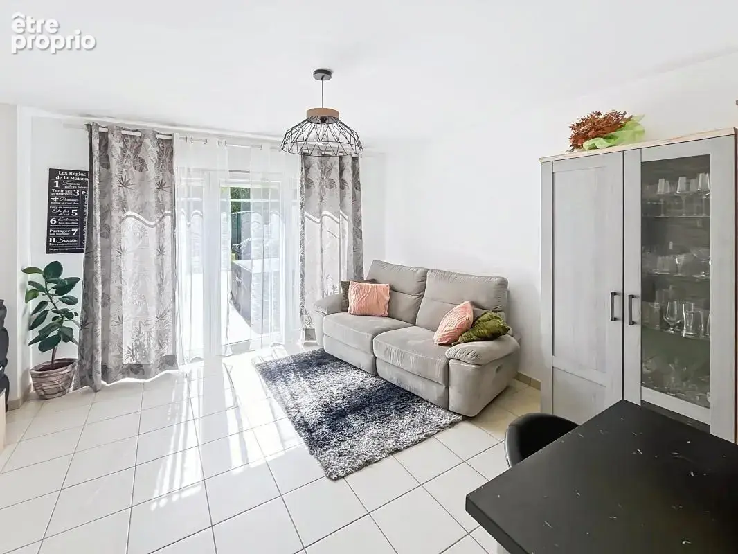  Maison familiale vivable de plain-pied 3 chambres avec suite parentale, jardin, terrasse et garage – Cuisine équipée, séjour lu - photo 5