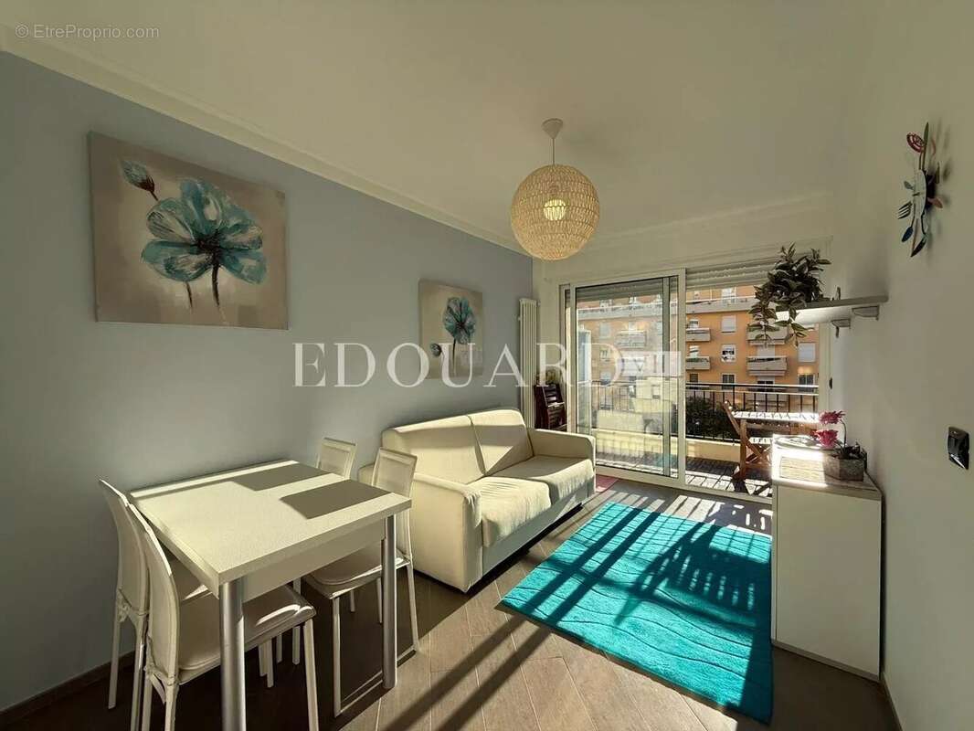 Appartement à ROQUEBRUNE-CAP-MARTIN