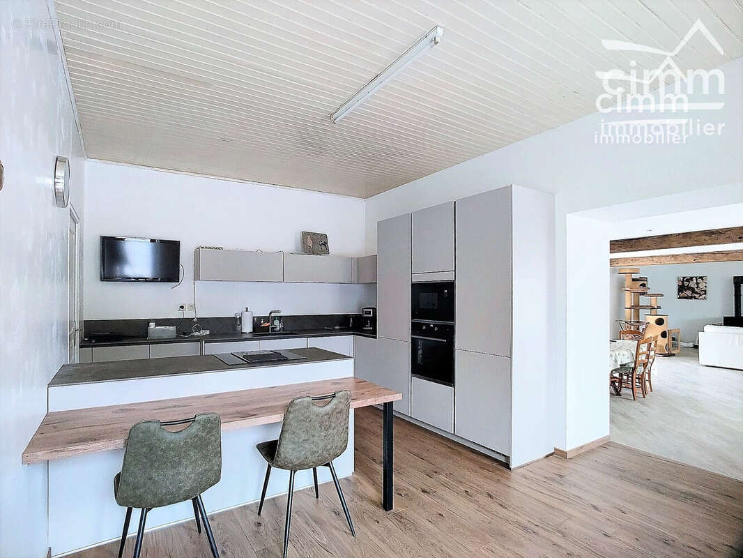 Maison 158 m² à Martigne-Ferchaud  - photo 5