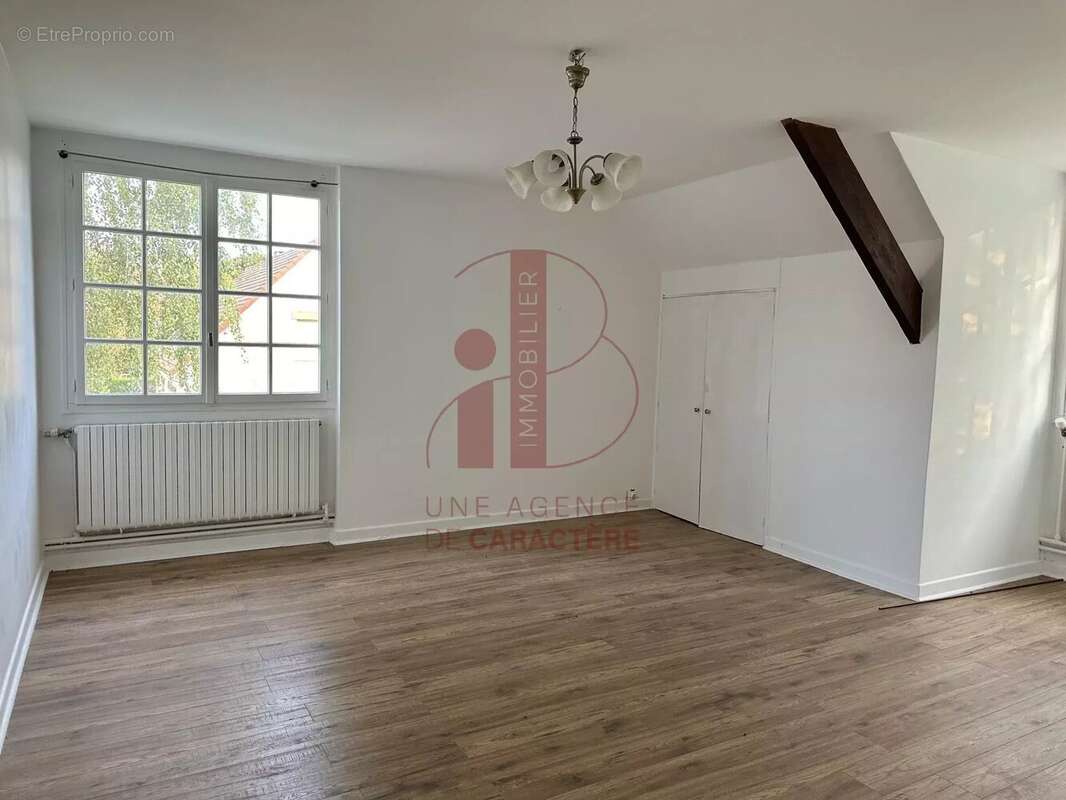 Maison à SAINT-MARTIN-EN-BIERE