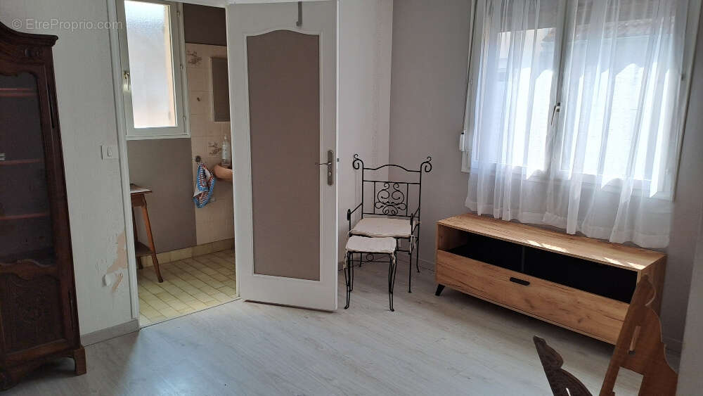 Maison à AILLANT-SUR-THOLON