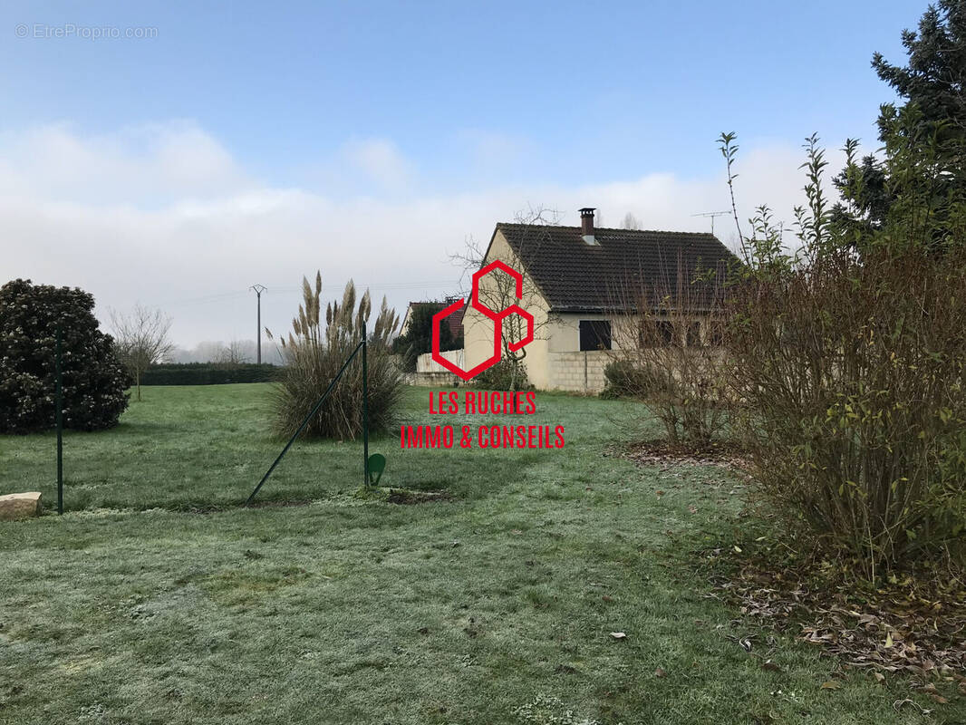 Terrain à TROSLY-BREUIL