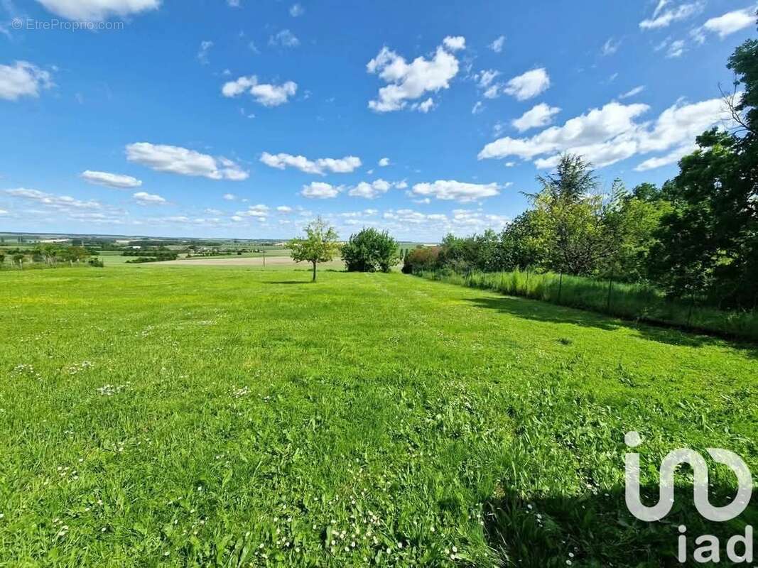 Photo 2 - Maison à FAYE-LA-VINEUSE