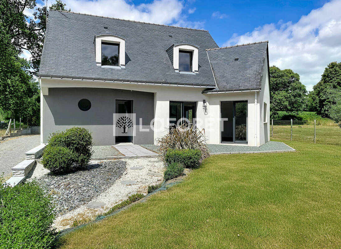 Maison à LA CHAPELLE-DE-BRAIN