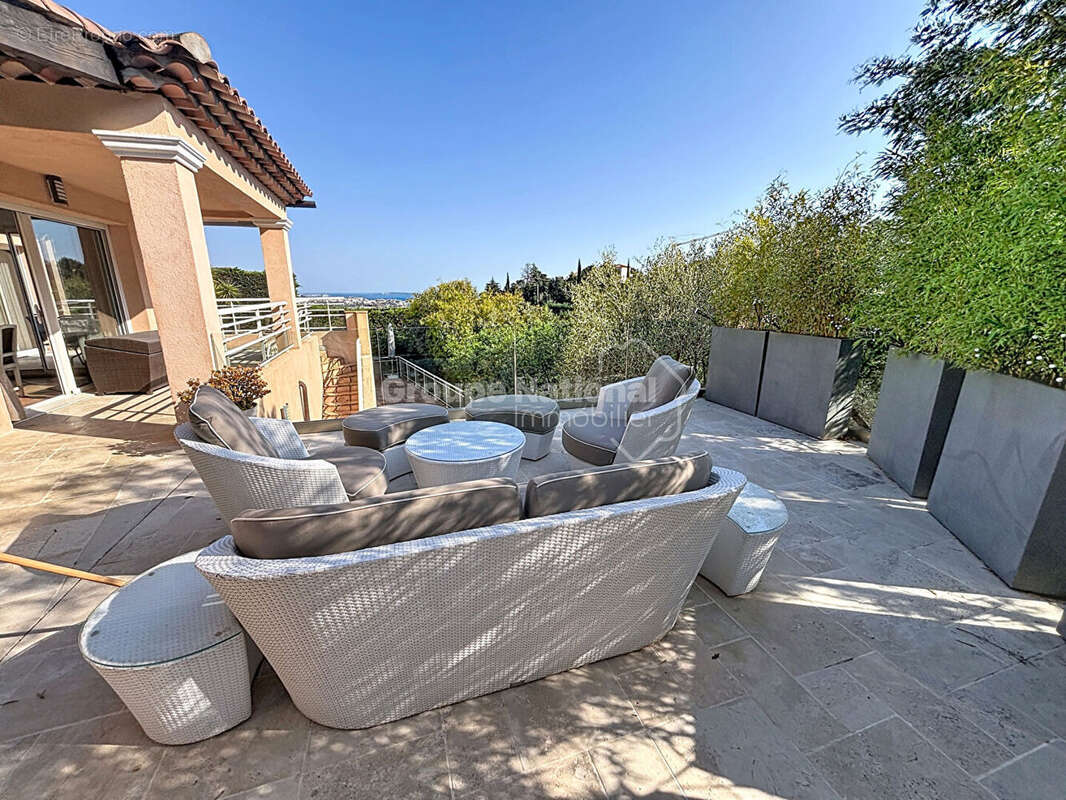 Maison à MANDELIEU-LA-NAPOULE