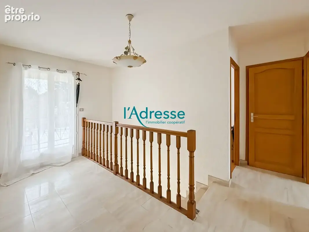 Maison familiale Bouafle de 118m² et 4 chs - photo 10