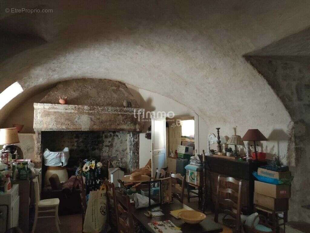 Appartement à PEYRUIS