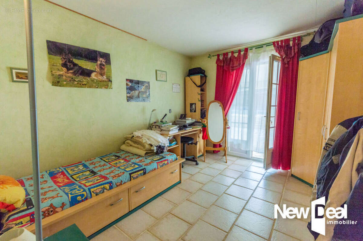 Maison à TOURRETTES