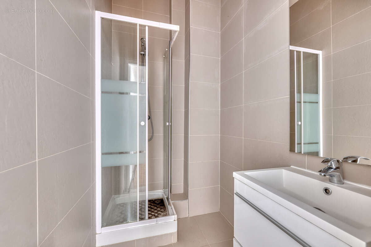 Appartement à LEVALLOIS-PERRET