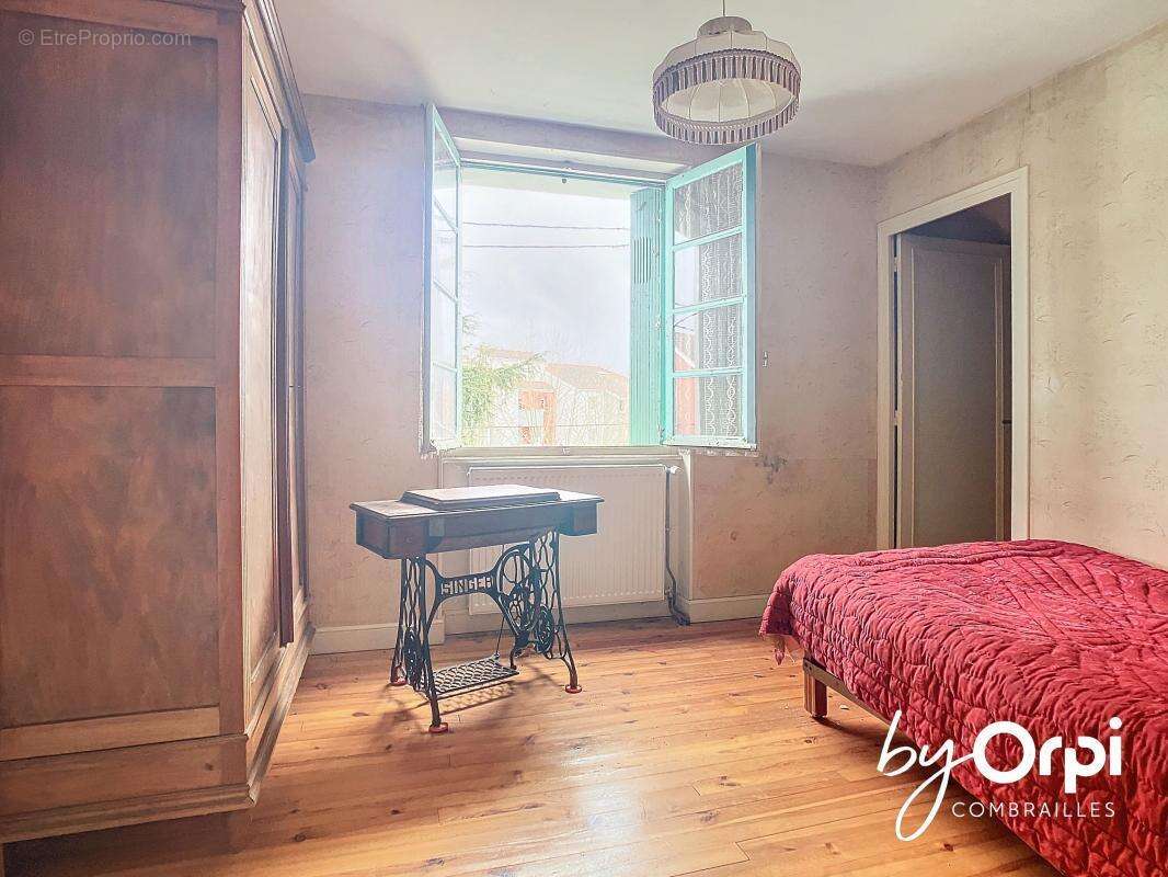 Maison à SAINT-ELOY-LES-MINES