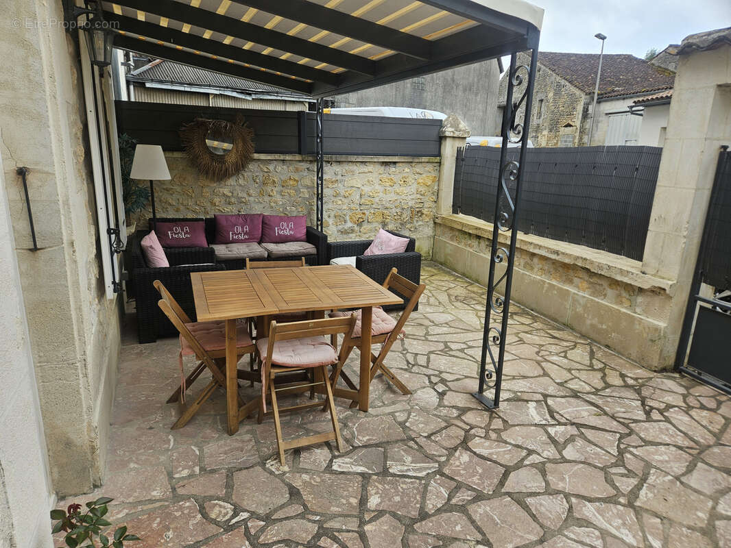 Maison à SAINT-PORCHAIRE