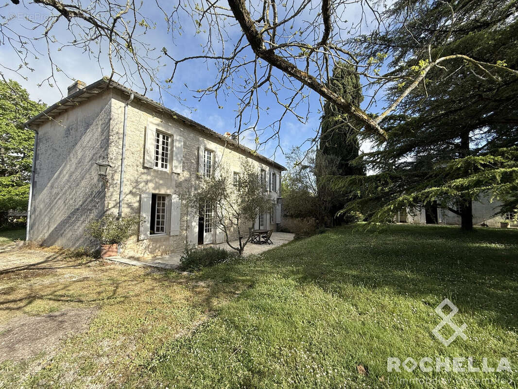 Maison 252 m² à Fontenet  - photo 2