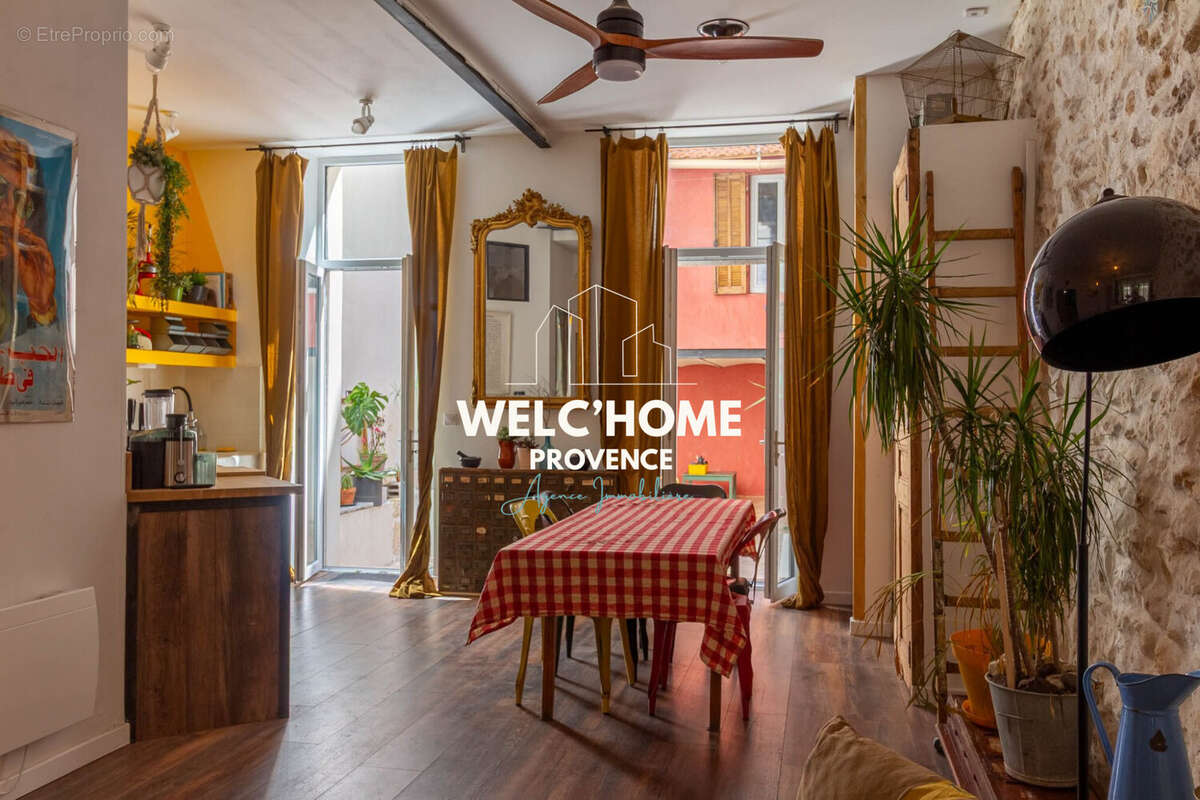Appartement à MARSEILLE-1E