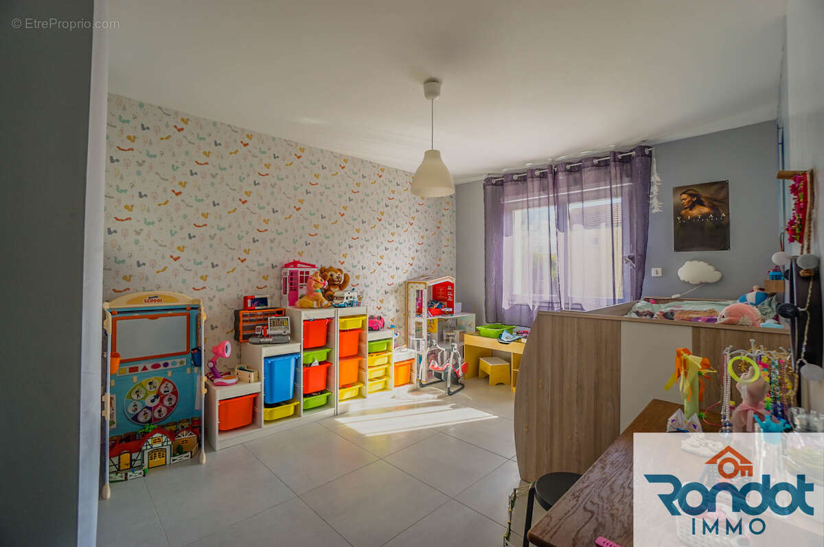 Maison à IS-SUR-TILLE