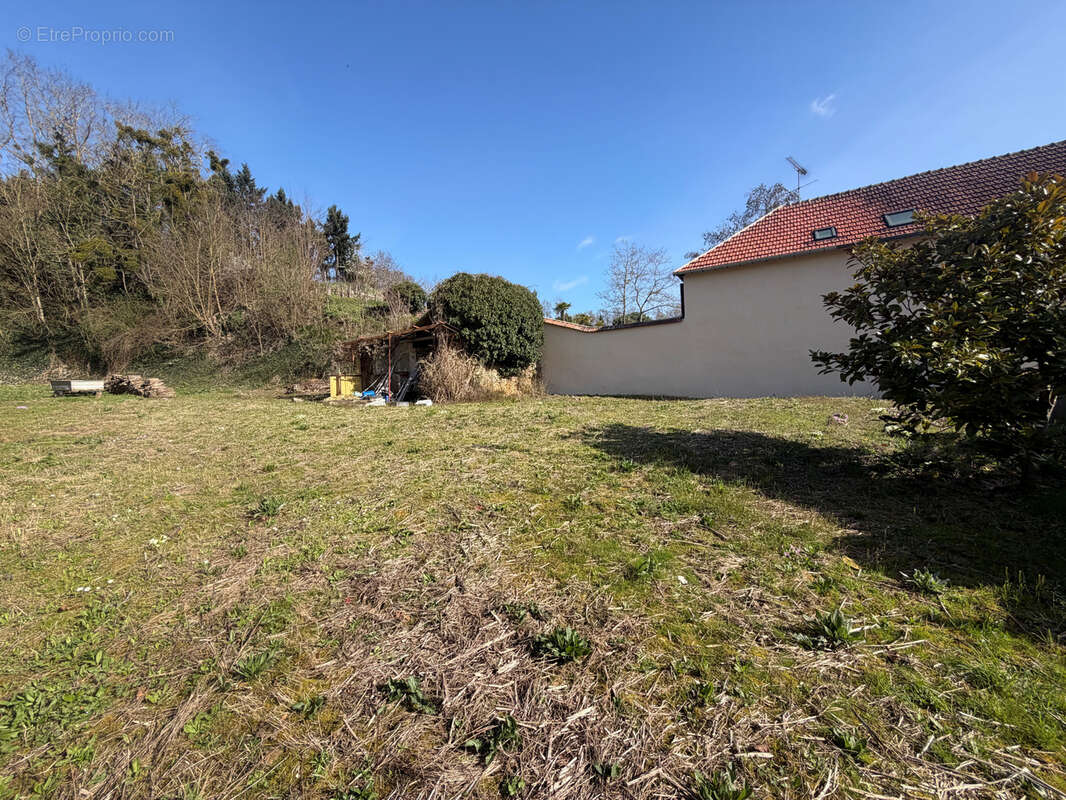 Terrain à LEVES