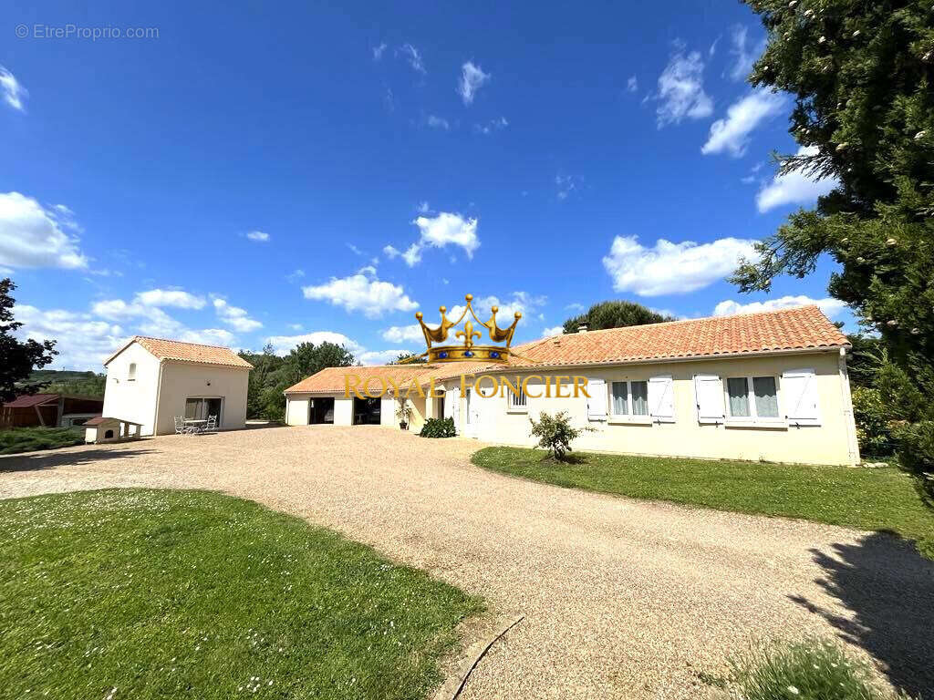 Façade avant avec studio  - Maison à THURE