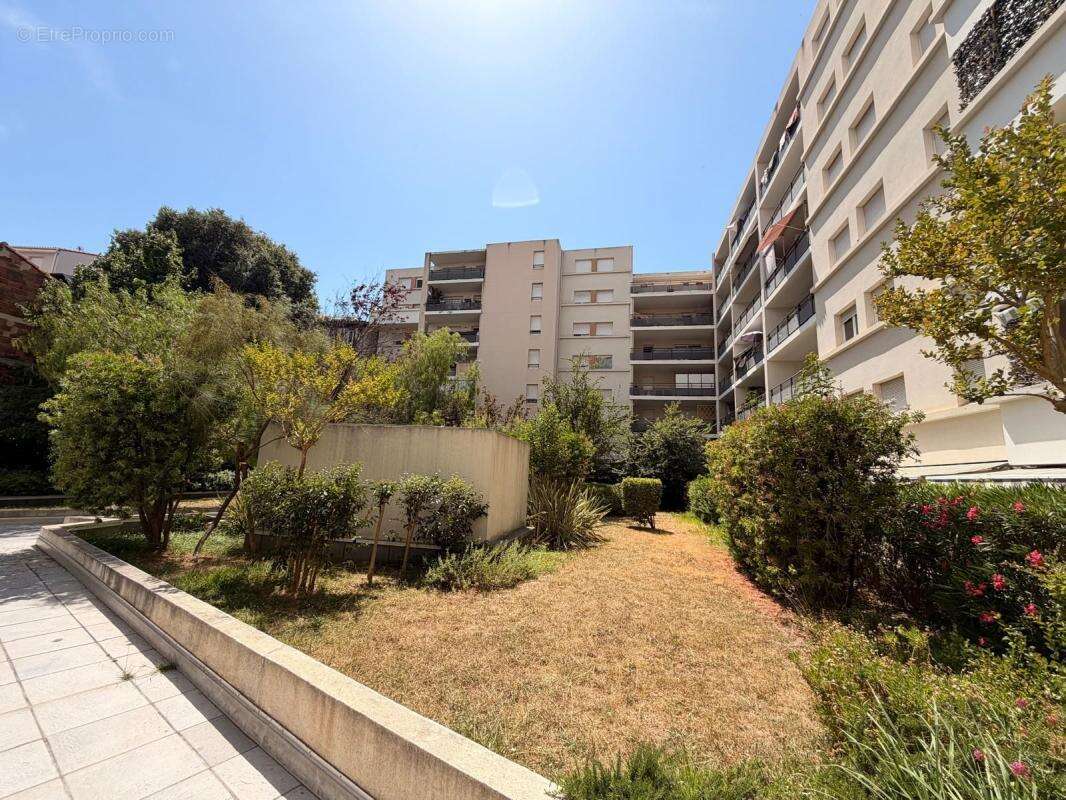 Appartement à MARSEILLE-4E