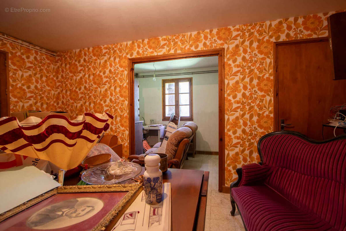 Maison à SAINT-JULIEN-DE-LAMPON